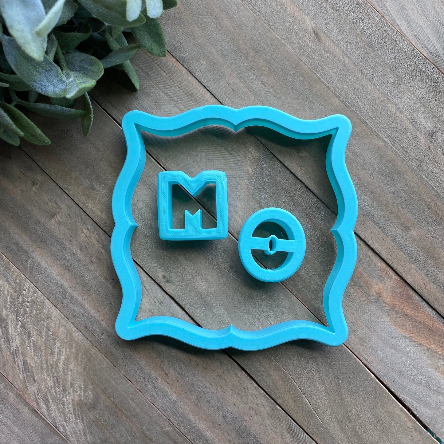 Mother's Day MOM Tic Tac Toe Cookie Kit - Perfect for Mom's Day Activity with Kids - Food Safe Stencil and Cookie Cutter Set