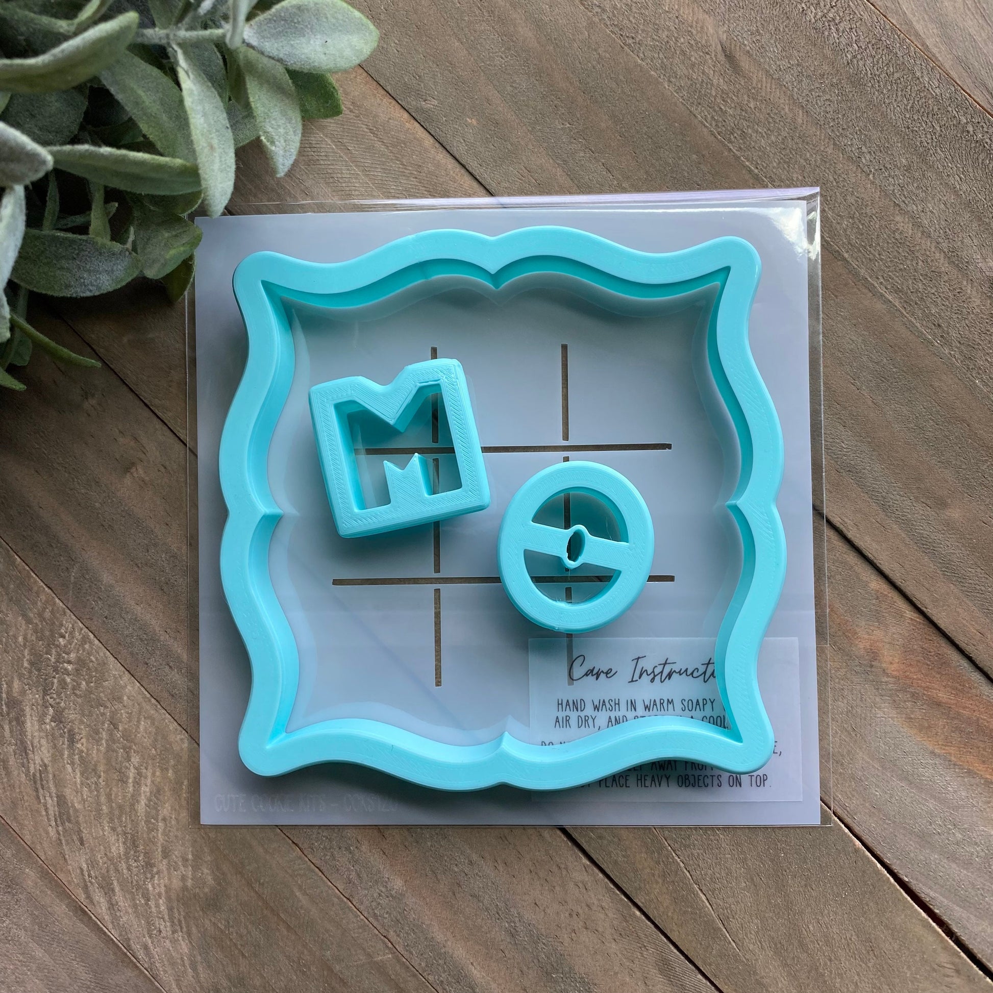 Mother's Day MOM Tic Tac Toe Cookie Kit - Perfect for Mom's Day Activity with Kids - Food Safe Stencil and Cookie Cutter Set