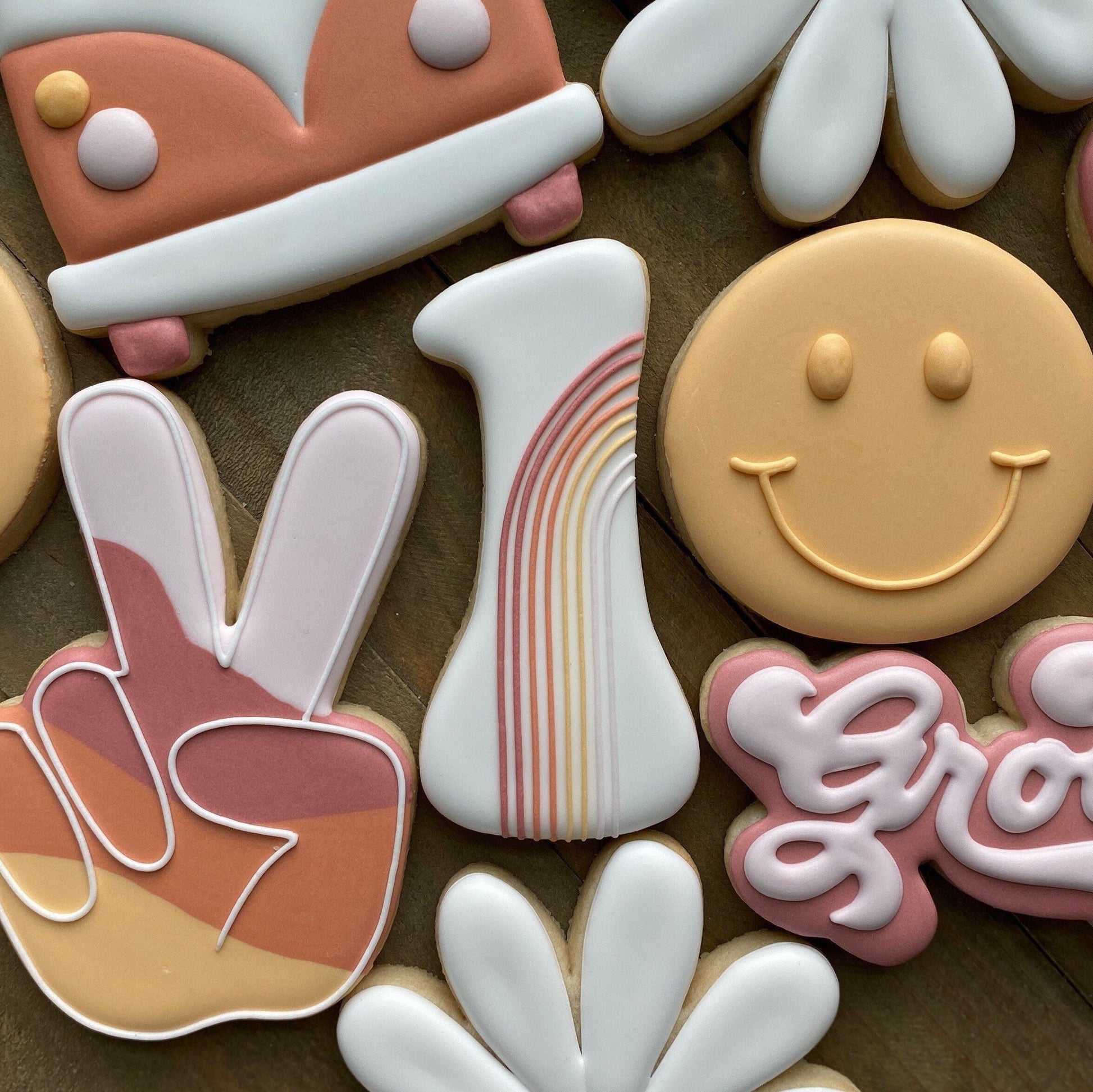 Single Number Cookie Cutters - Fun, Groovy Font - Single Digit Numbers 0 to 9 - Perfect for Birthday Cookies and Hippie Theme Sets